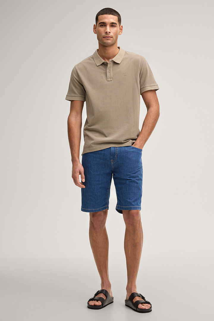 Leads to product detail page "Ambrosian polo shirt in beige"