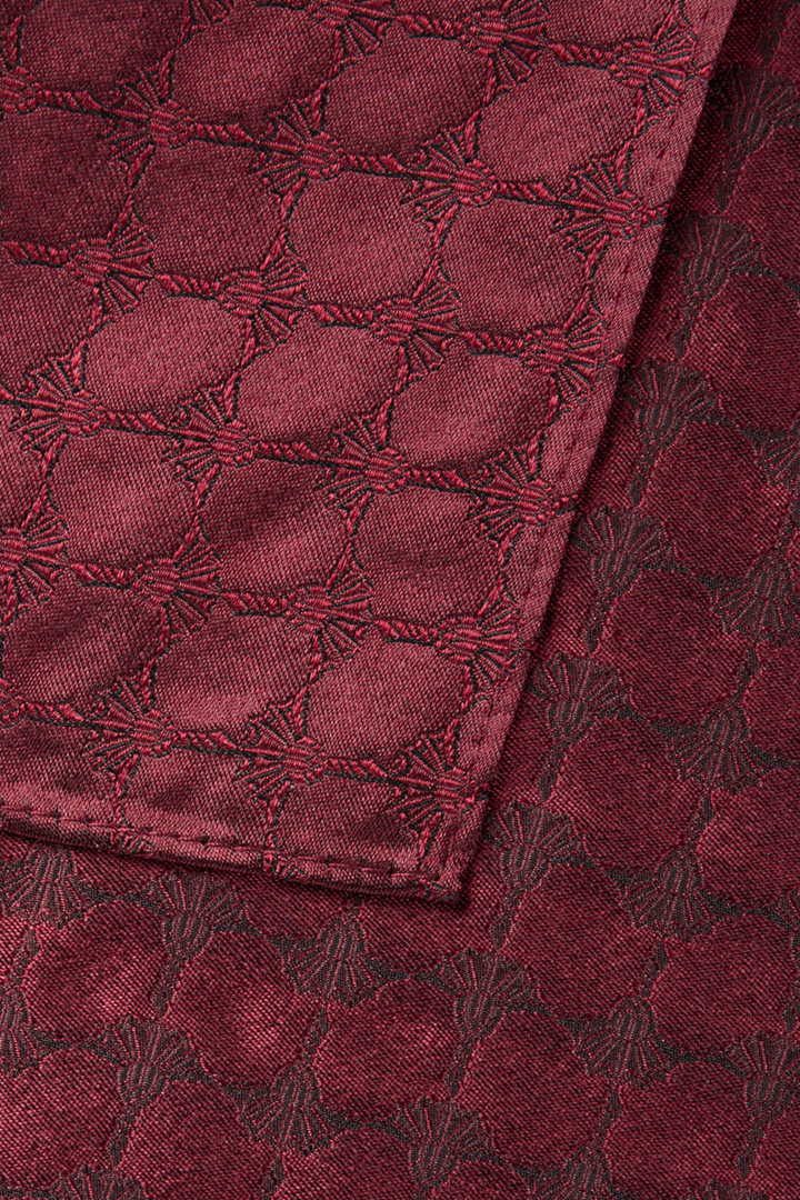 Führt zu Produktdetailseite „Cornflower-Seiden-Einstecktuch in Bordeaux gemustert"