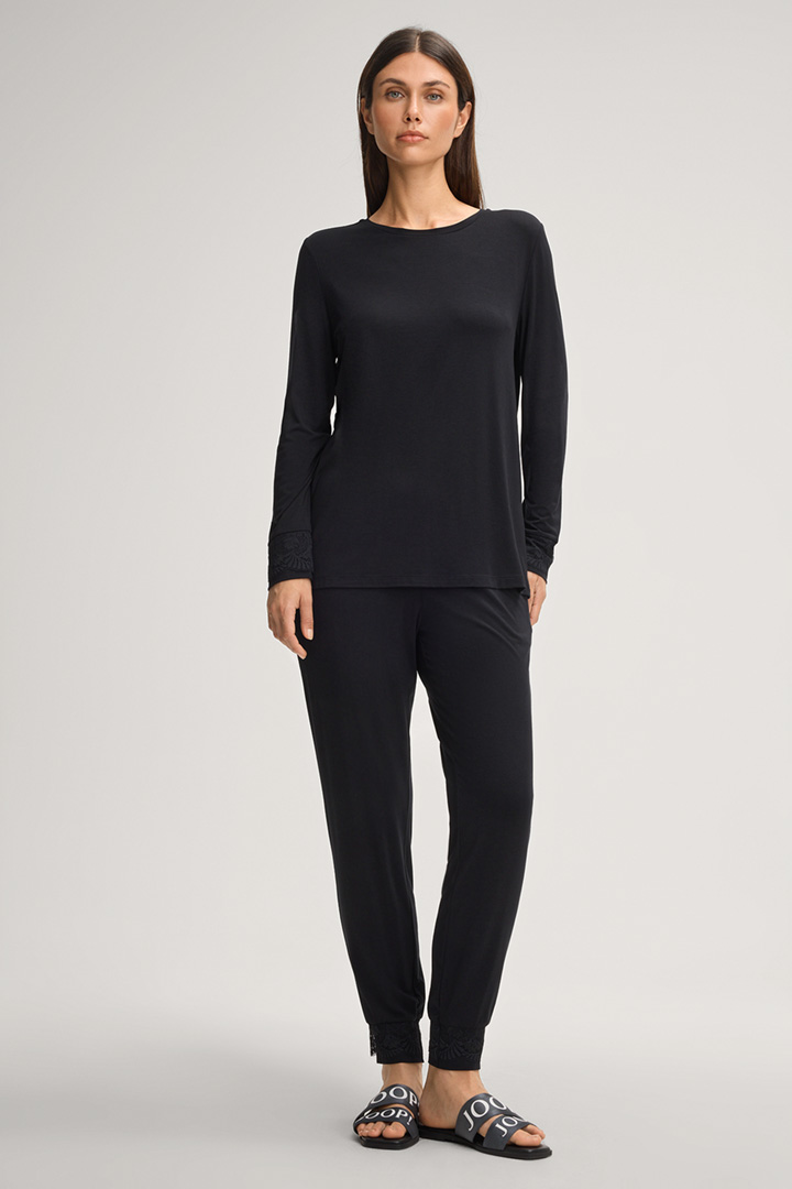 Führt zu Produktdetailseite „Pyjama-Set in Schwarz"