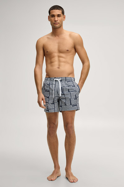 Swim shorts in navy/white patterned