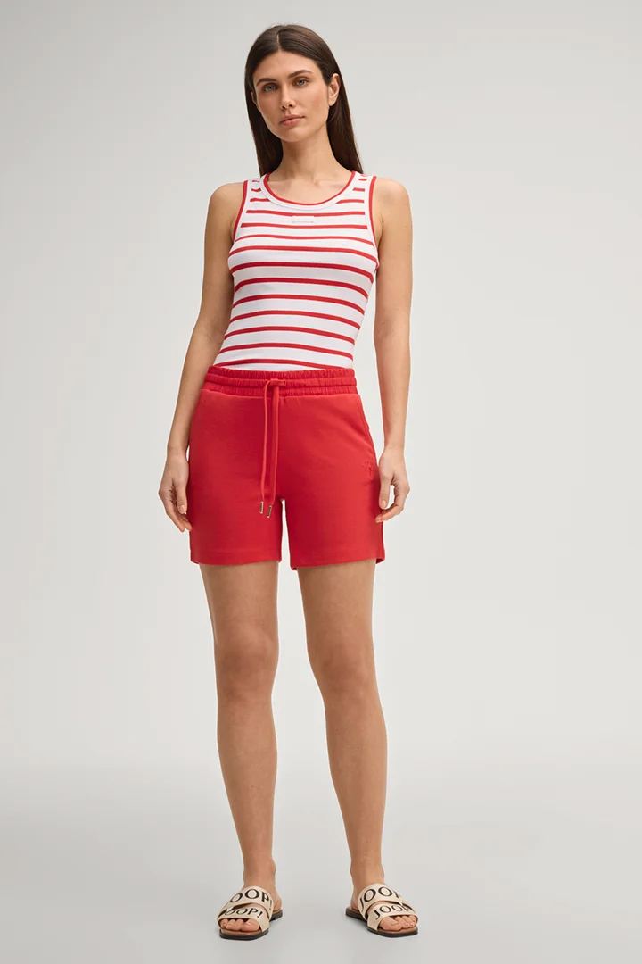 Leads to product detail page "Top Telma in white/red stripes"