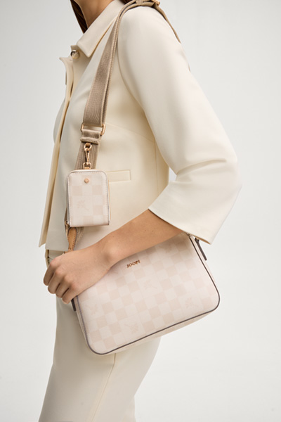 Leads to product detail page "Schultertasche Cortina Piazza Jasmina in Ecru"