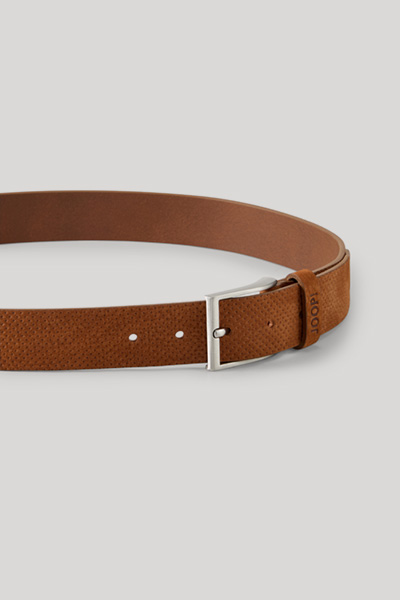 Leads to product detail page "Cognac-coloured leather belt"