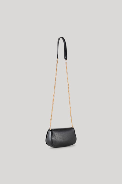 Leads to product detail page "Scala hoda shoulder bag in black"