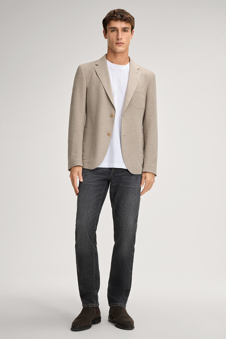 Leads to product detail page "Haydin Jacket in Beige"