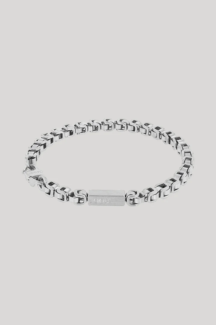 Leads to product detail page "Stainless steel curb chain in silver"