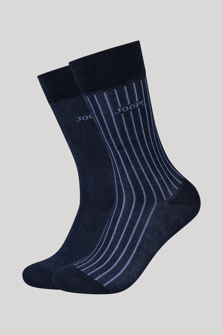 Leads to product detail page "2-pack of men's premium socks in navy/navy stripes"