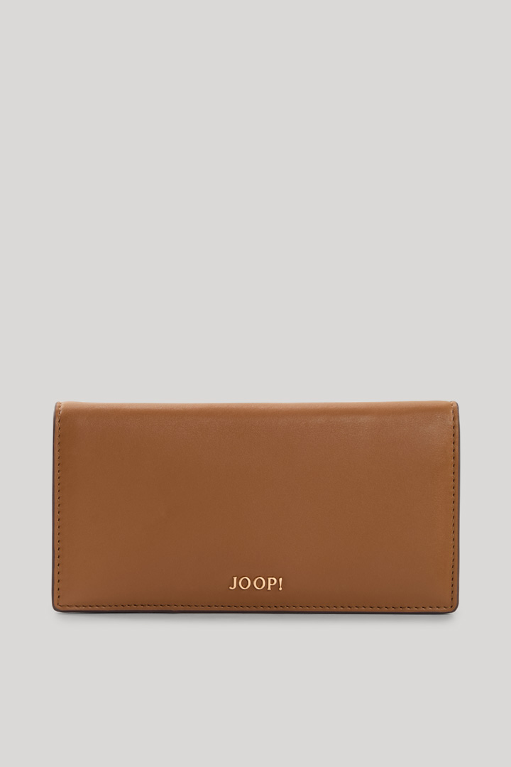 Leads to product detail page "Dattilo Virna Wallet in Cognac"