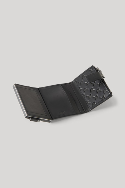 Leads to product detail page "Cerratano c-four e-cage wallet in black"