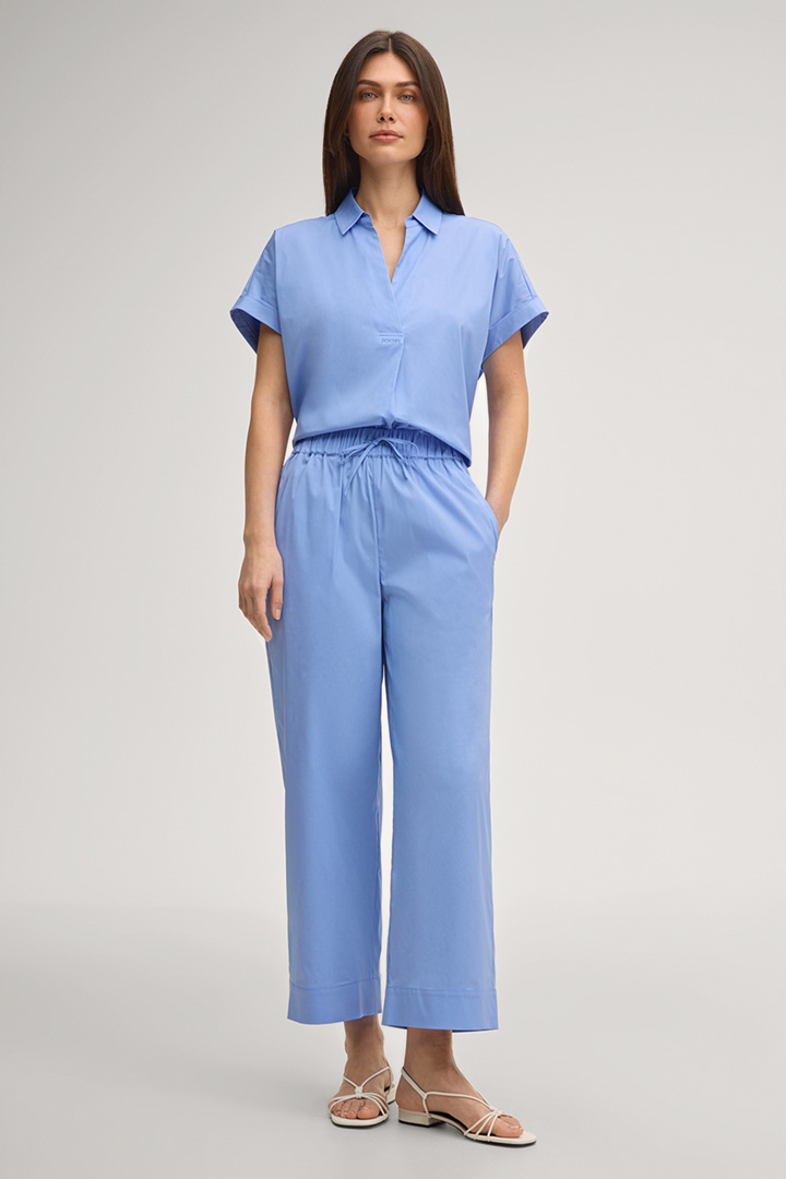 Führt zu Look-Detailseite „Shop the Look: Kombi-Set in Blau“