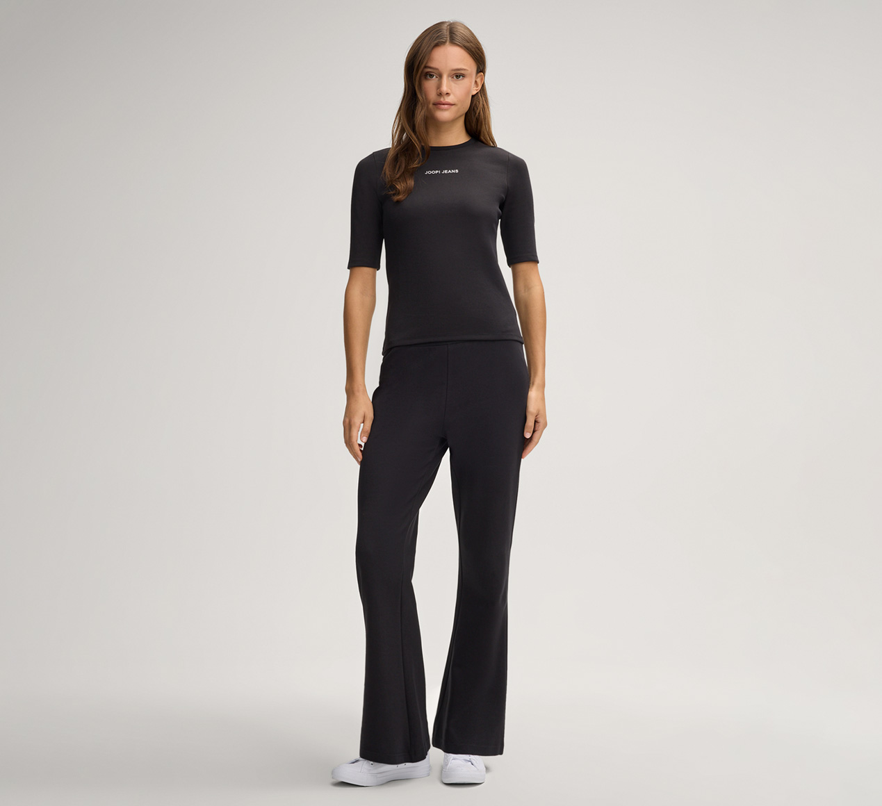 JOOP! präsentiert das Produkt T-Shirt Trevia in Schwarz aus der Kategorie Shirts & Sweats