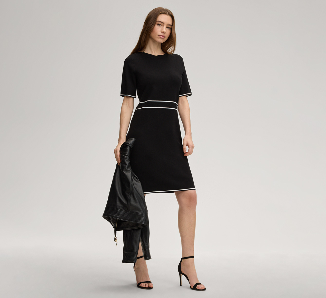 JOOP! präsentiert das Produkt Strickkleid Kirla in Schwarz aus der Kategorie Kleider & Röcke