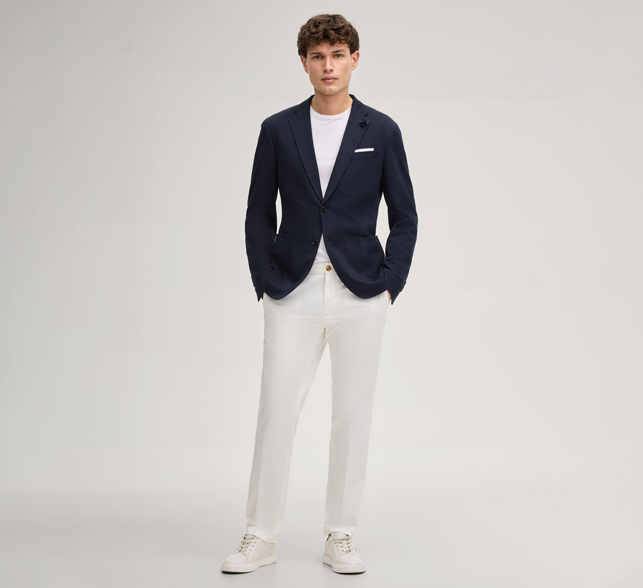 JOOP! präsentiert das Produkt Sakko Hoverest in Navy aus der Kategorie Sakkos