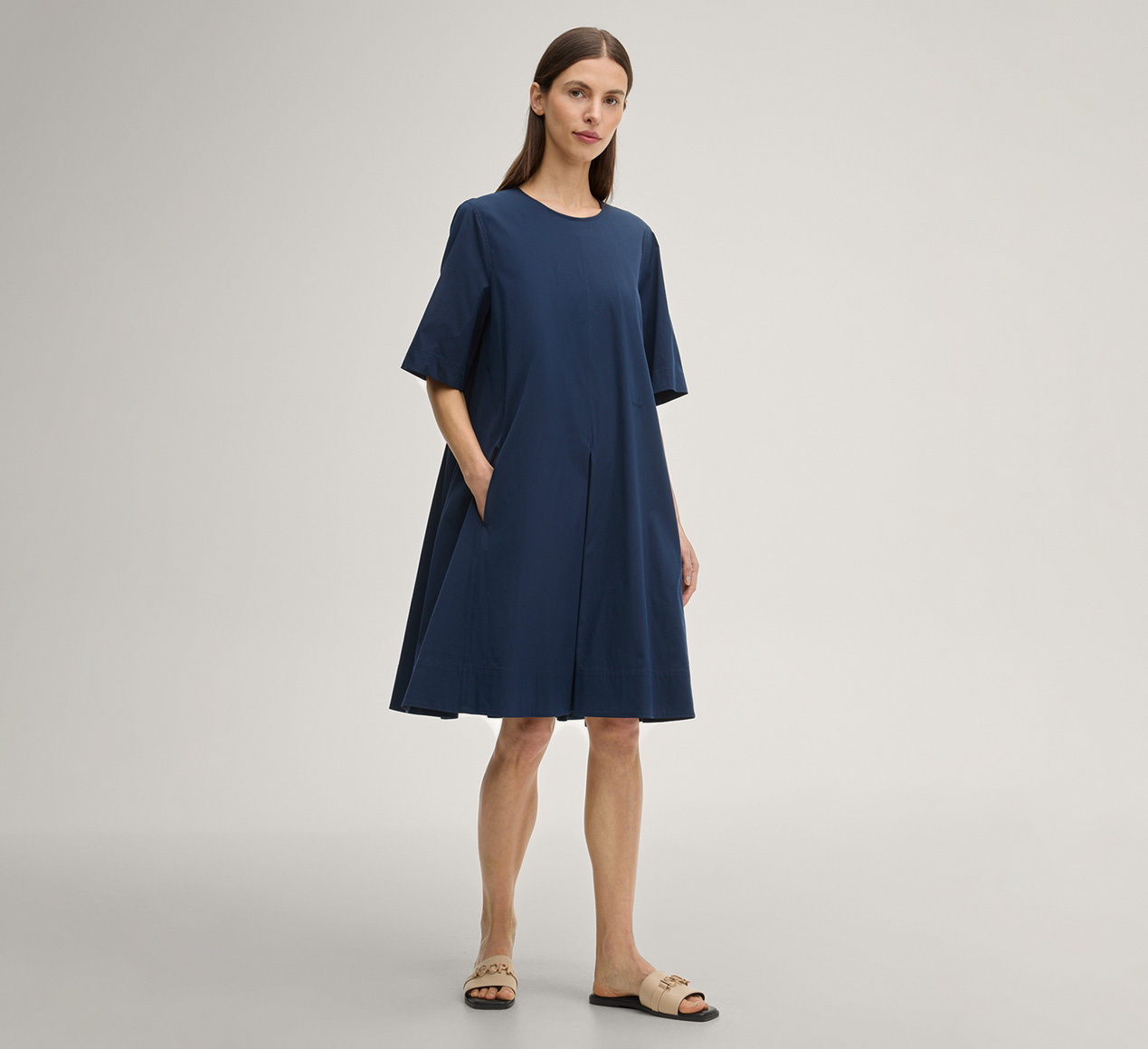 JOOP! präsentiert das Produkt A-Linien-Kleid Dorie in Navy aus der Kategorie Kleider & Röcke