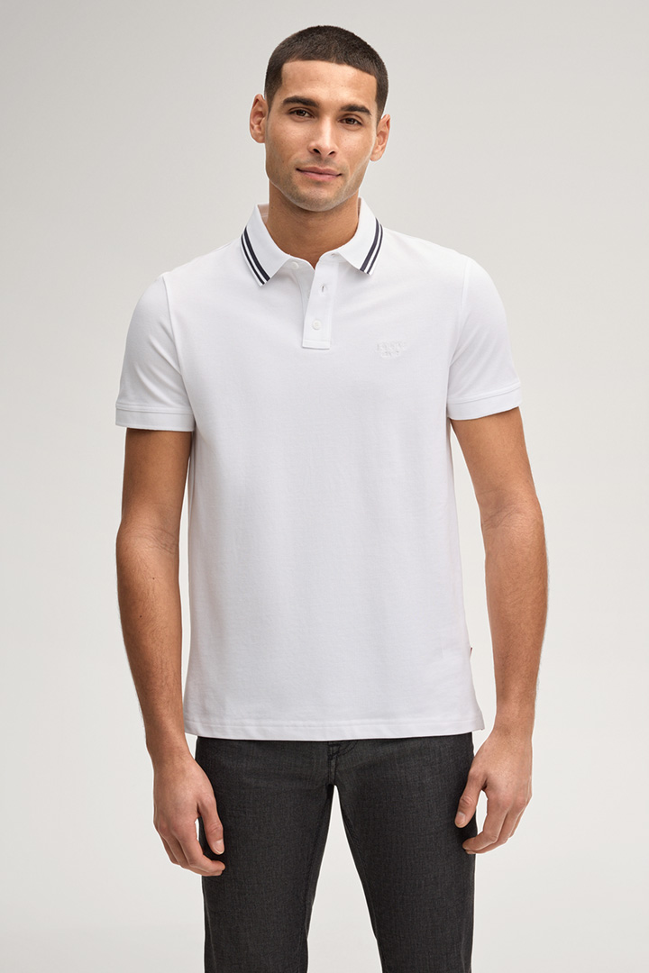 Leads to product detail page "Agneloa polo shirt in white"