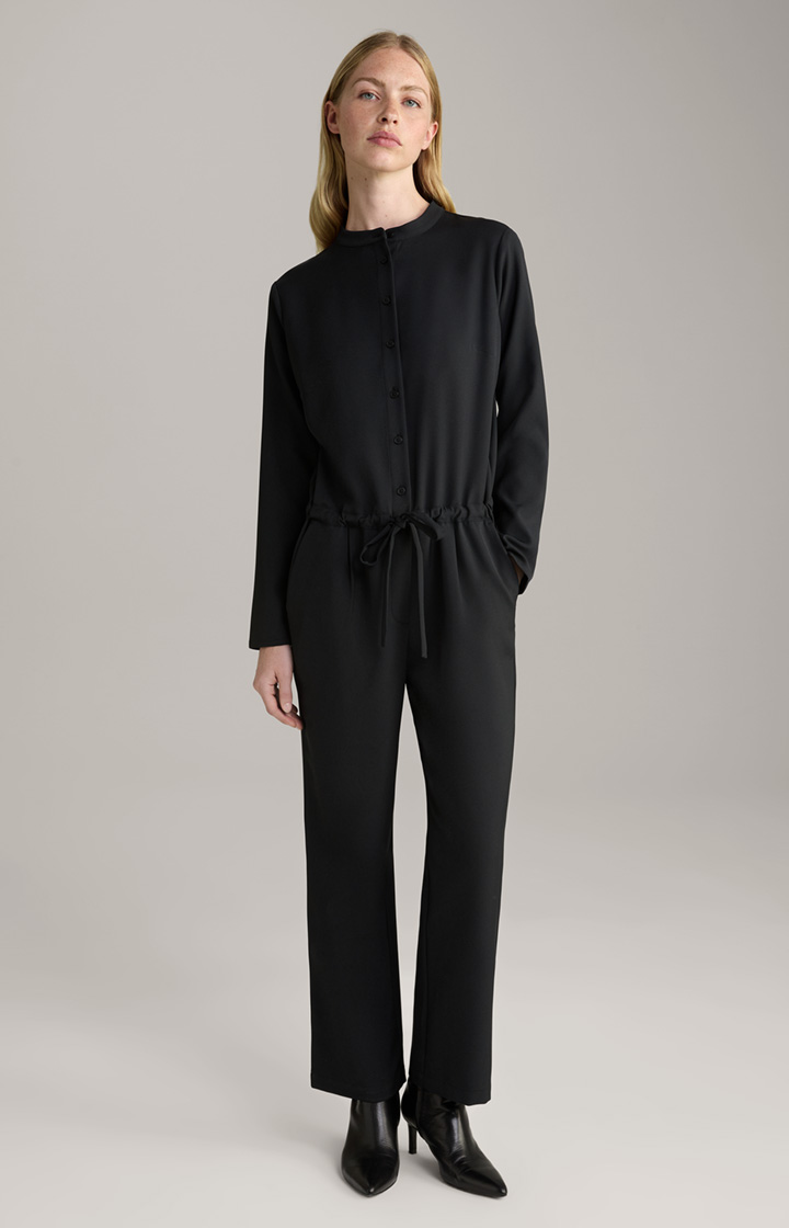 Crêpe Jumpsuit in Black