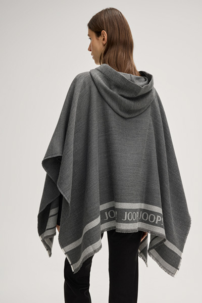 Poncho in Mottled Grey