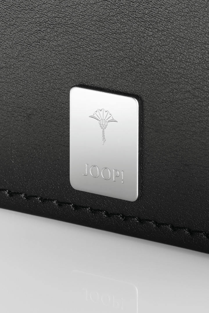 Leads to product detail page "JOOP! BATHLINE Square Tissue Box in Black"