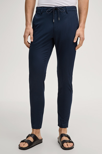 Chino Maxton in Navy