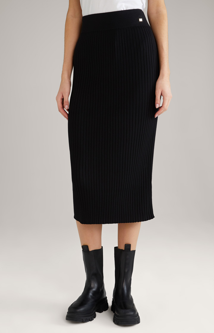 Knitted Skirt in Black