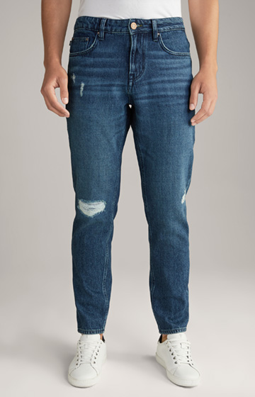 Jeans in a dark blue used look