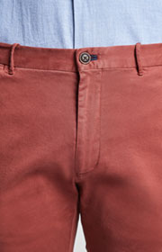 Hose Steen in Rost-Braun