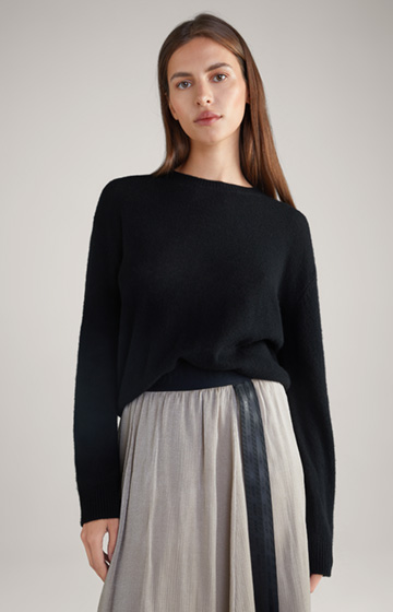 Cashmere Knit Pullover in Black