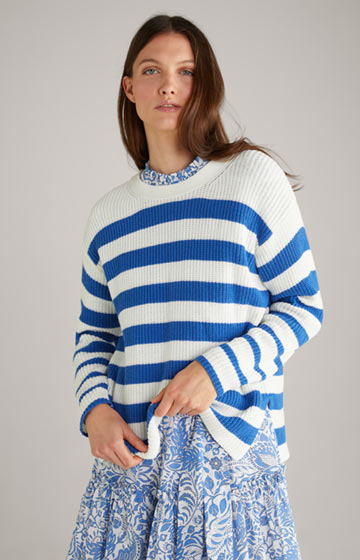 Sweter niebieski ze złamaną bielą w paski