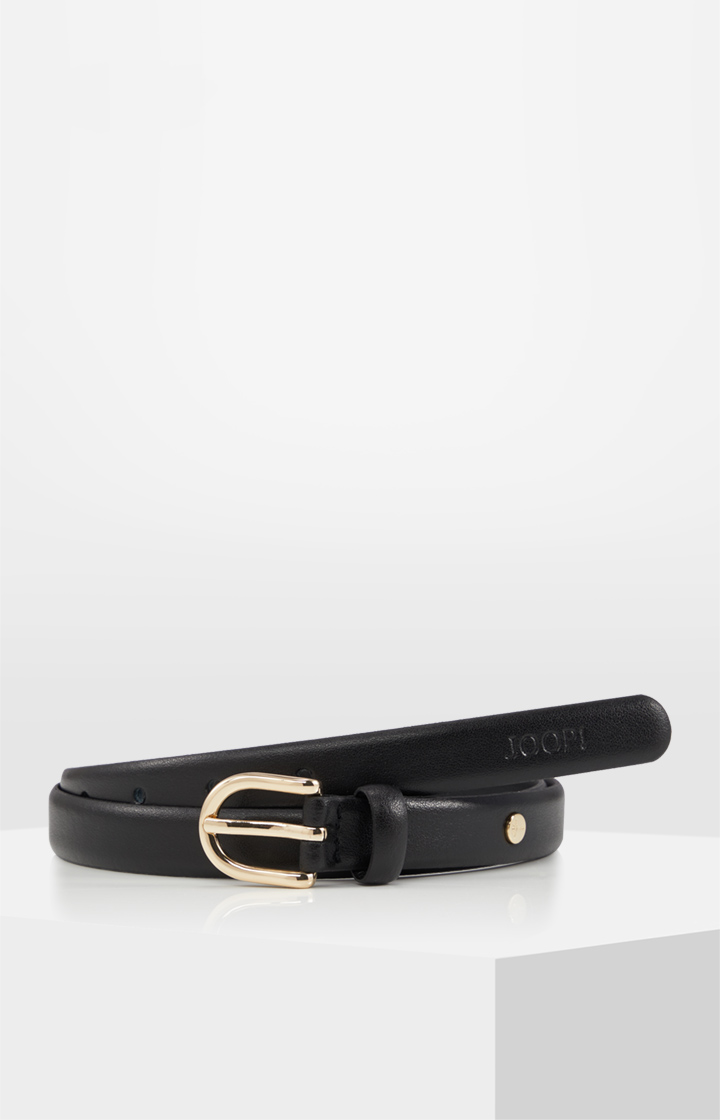 Thin leather belt in black