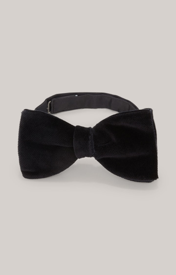 Velvet Bow Tie in Black