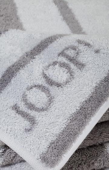 Führt zu Produktdetailseite „null"