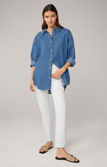 Koszula dżinsowa w średnim odcieniu niebieskiego