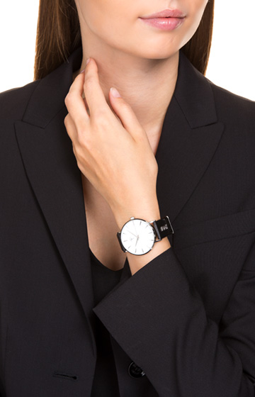 Damenuhr in Schwarz