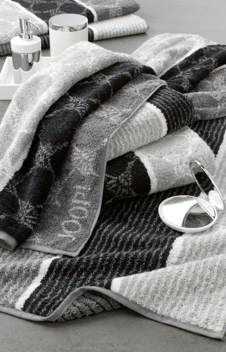 JOOP! presents the look with the products Large Chromeline storage box, silver/white and Chromeline pocket mirror, silver