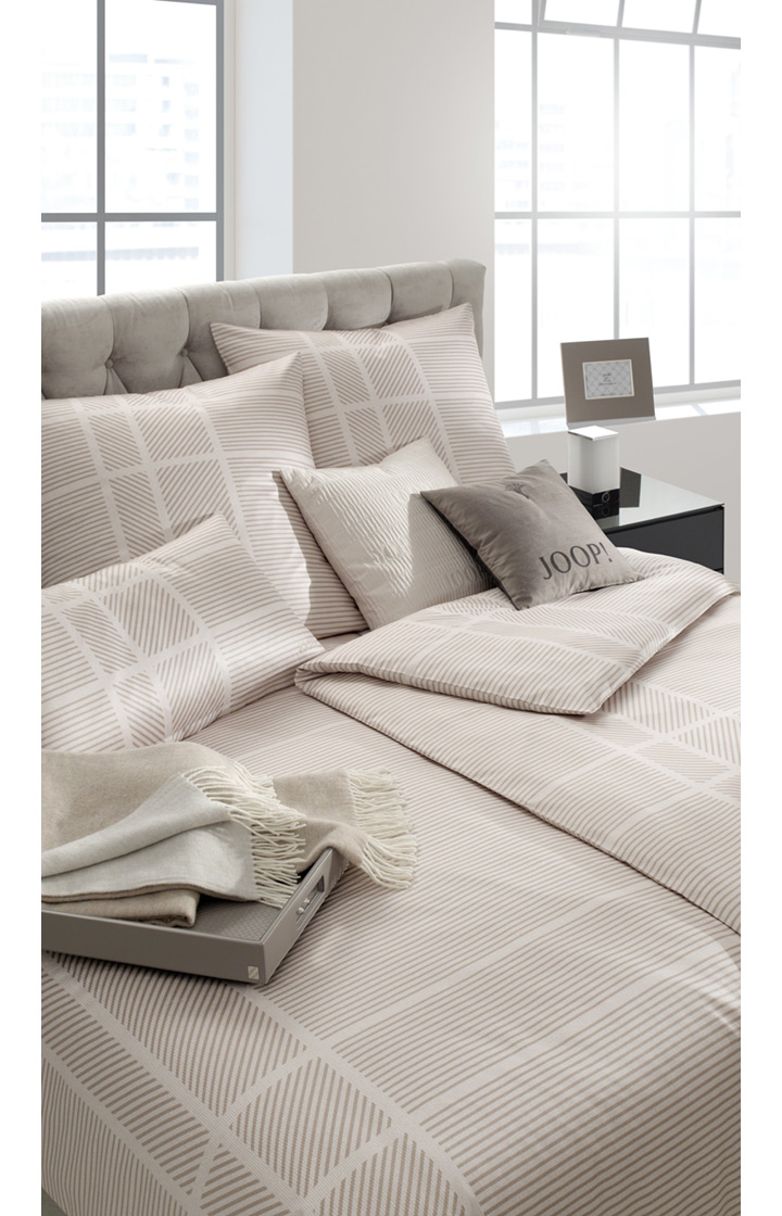 JOOP! presents the look with the products Large homeline tray, grey-pink and Homeline picture frame (for photos 10 x 15 cm), grey-rosé