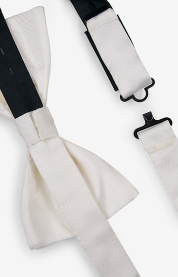 Seiden-Fliege in Weiß