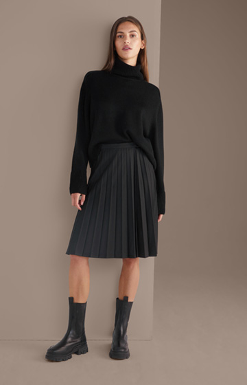 Twill Skirt in Black