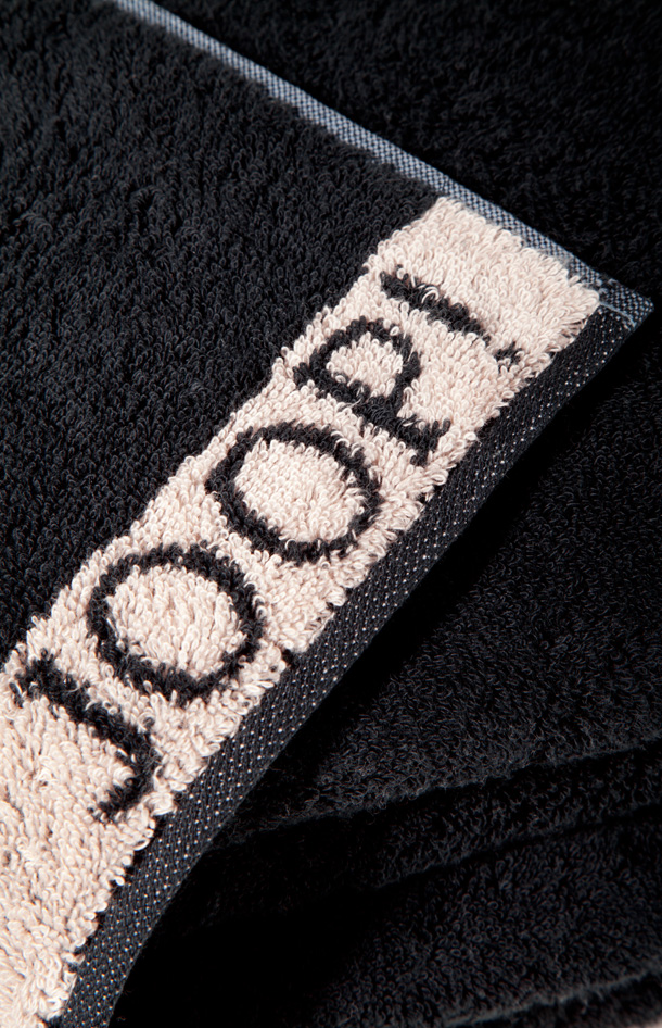 Führt zu Produktdetailseite „null"