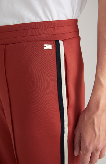 Jogging Pants in Red