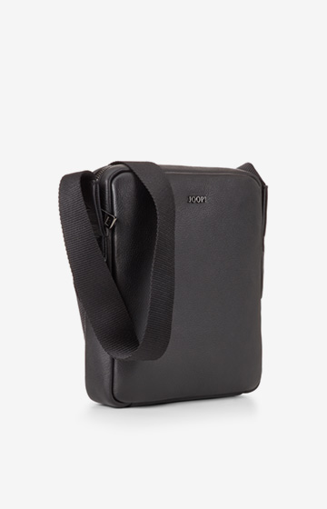 Schultertasche Remus in Schwarz