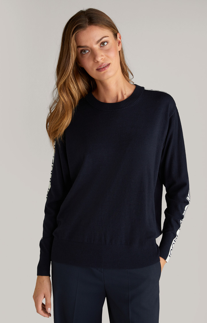 Fine-knit Pullover in Navy