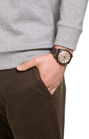 Herrenuhr in Braun/Beige