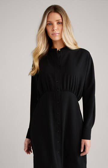 Sukienka z krepy w kolorze czarnym