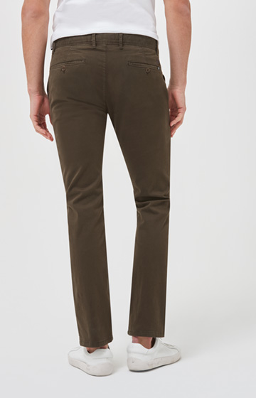 Chino Matthew in Oliv