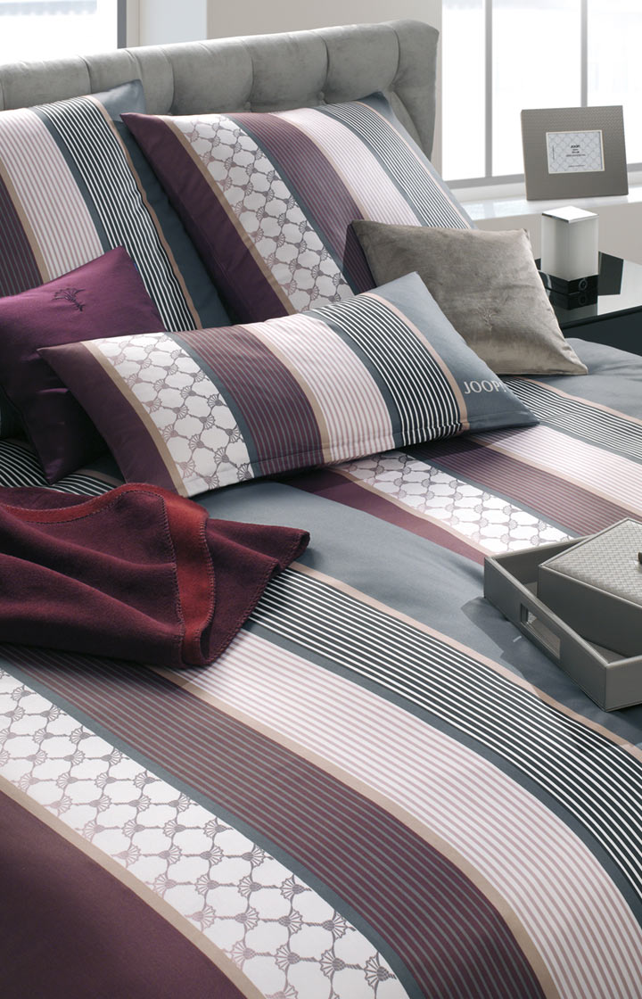 JOOP! presents the look with the products Homeline picture frame (for photos 10 x 15 cm), grey-rosé and Large homeline tray, grey-pink