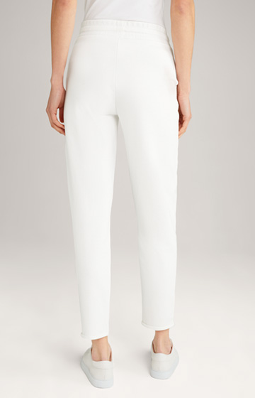 Jogging pants in off-white