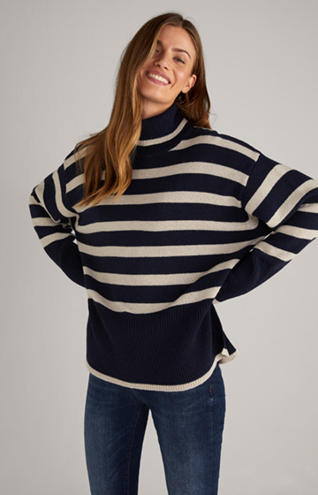 Knitted Pullover in Navy/Light Beige Stripes