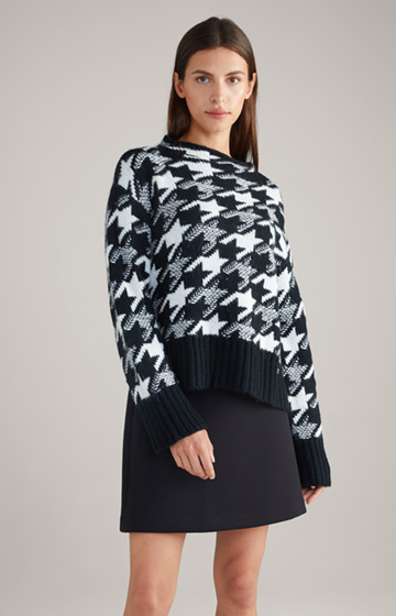 Wełniany sweter z dzianiny w czarno-białe wzory
