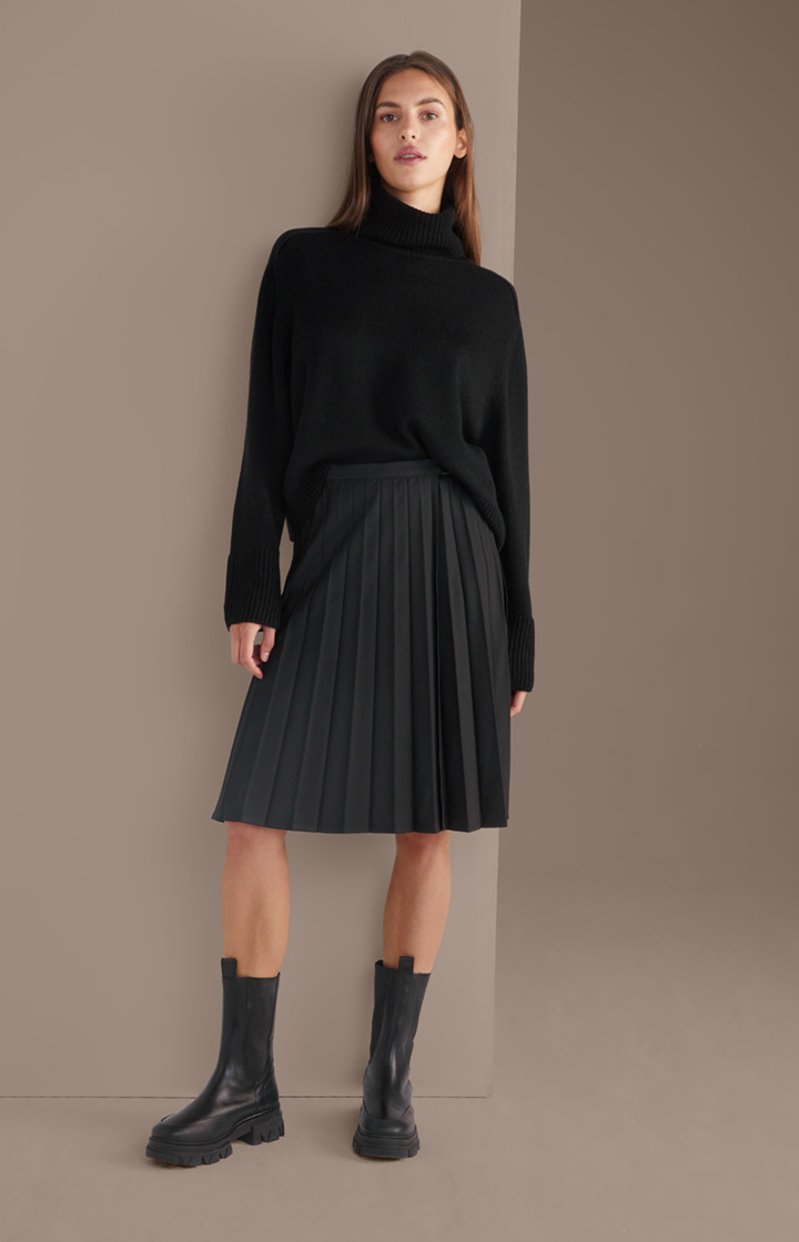 Twill Skirt in Black