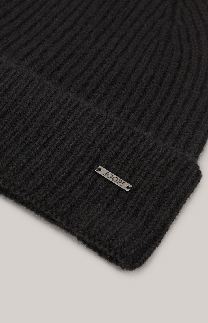 Fenol Knitted Hat in Black